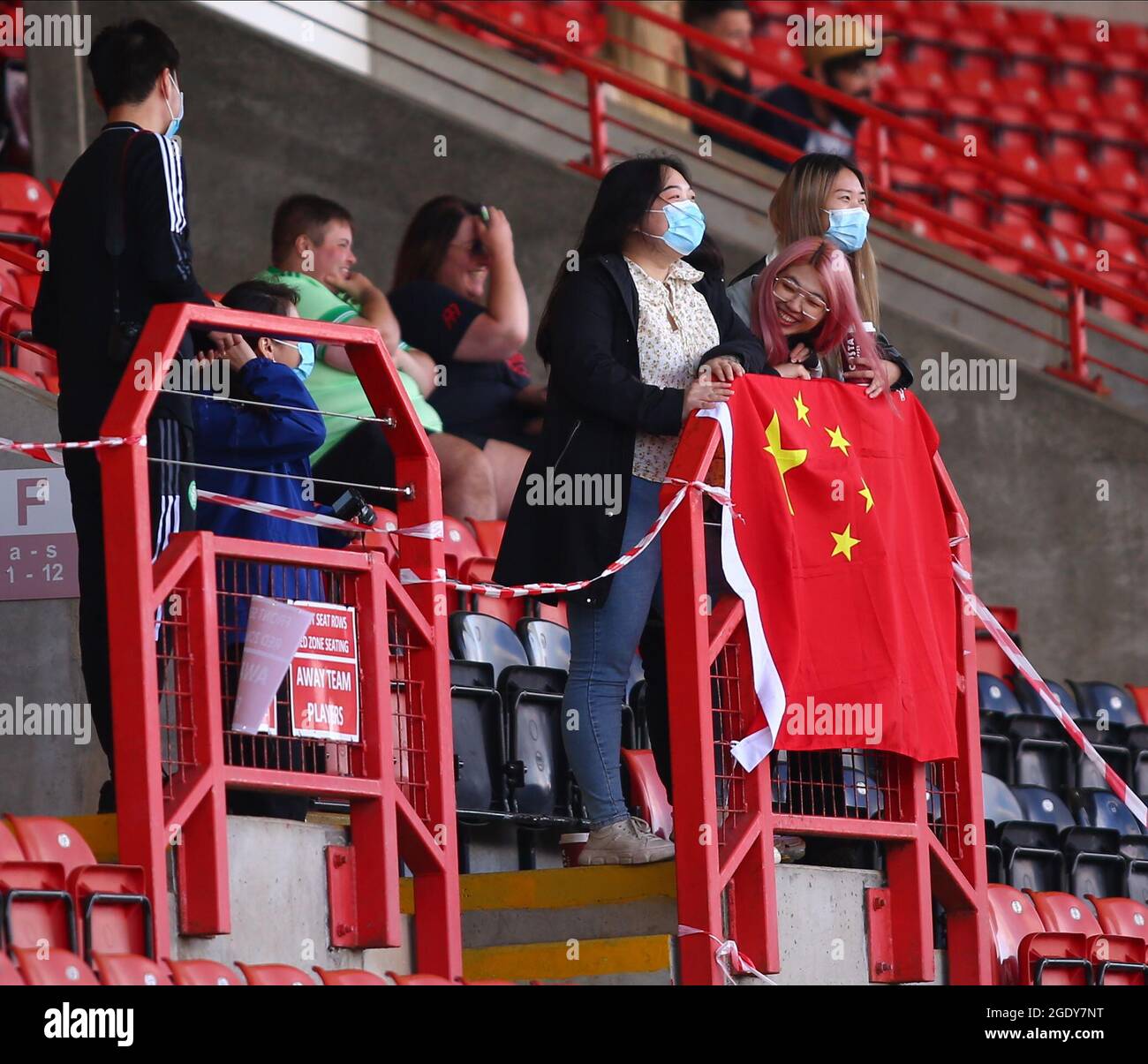 Chinese soccer fans hi-res stock photography and images - Alamy