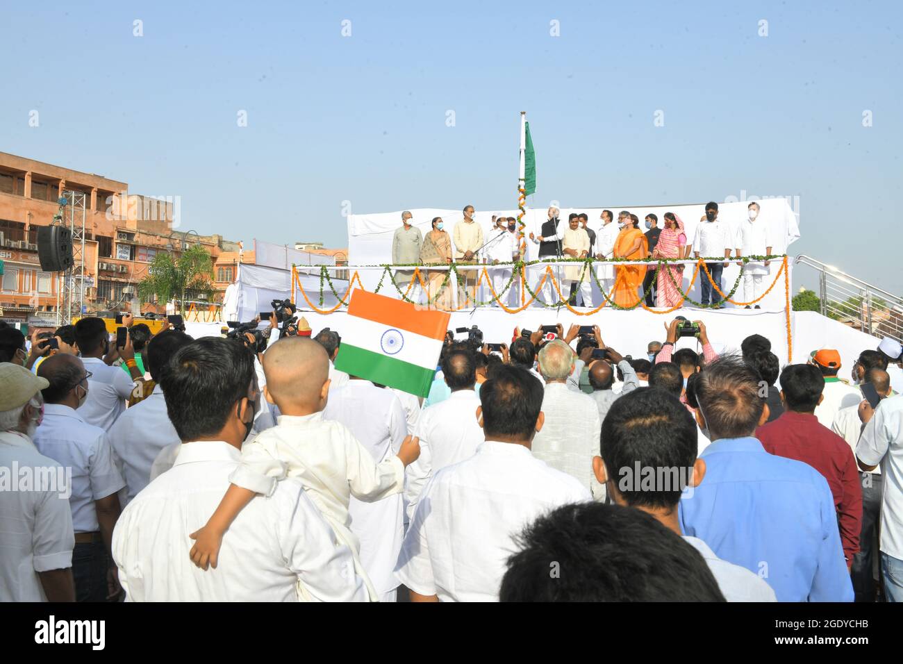 Hoisting indian national flag hires stock photography and images Alamy