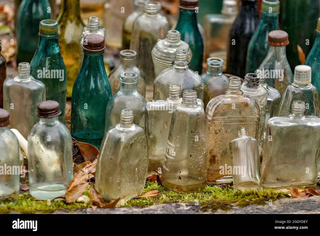Small Glass Bottles for the Storage of Light-sensitive Liquids