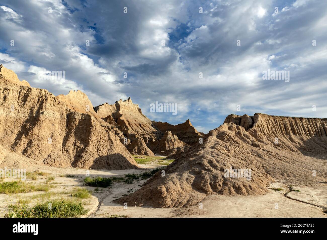 SD00470-00....SOUTH DAKOTA - Buttes near Fossil Exhibit Trail in Badlands National Park. Stock Photo