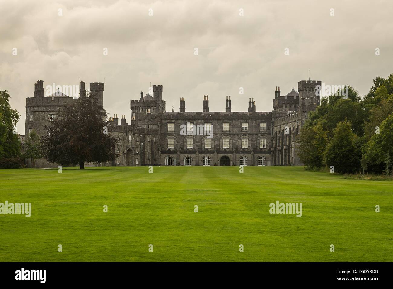 Kilkenny castle tour hi-res stock photography and images - Alamy