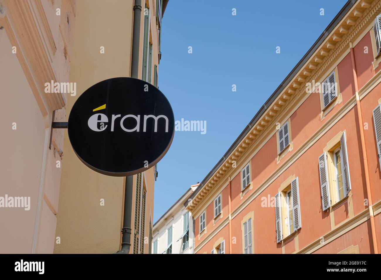 Eram shoe store hi-res stock photography and images - Alamy