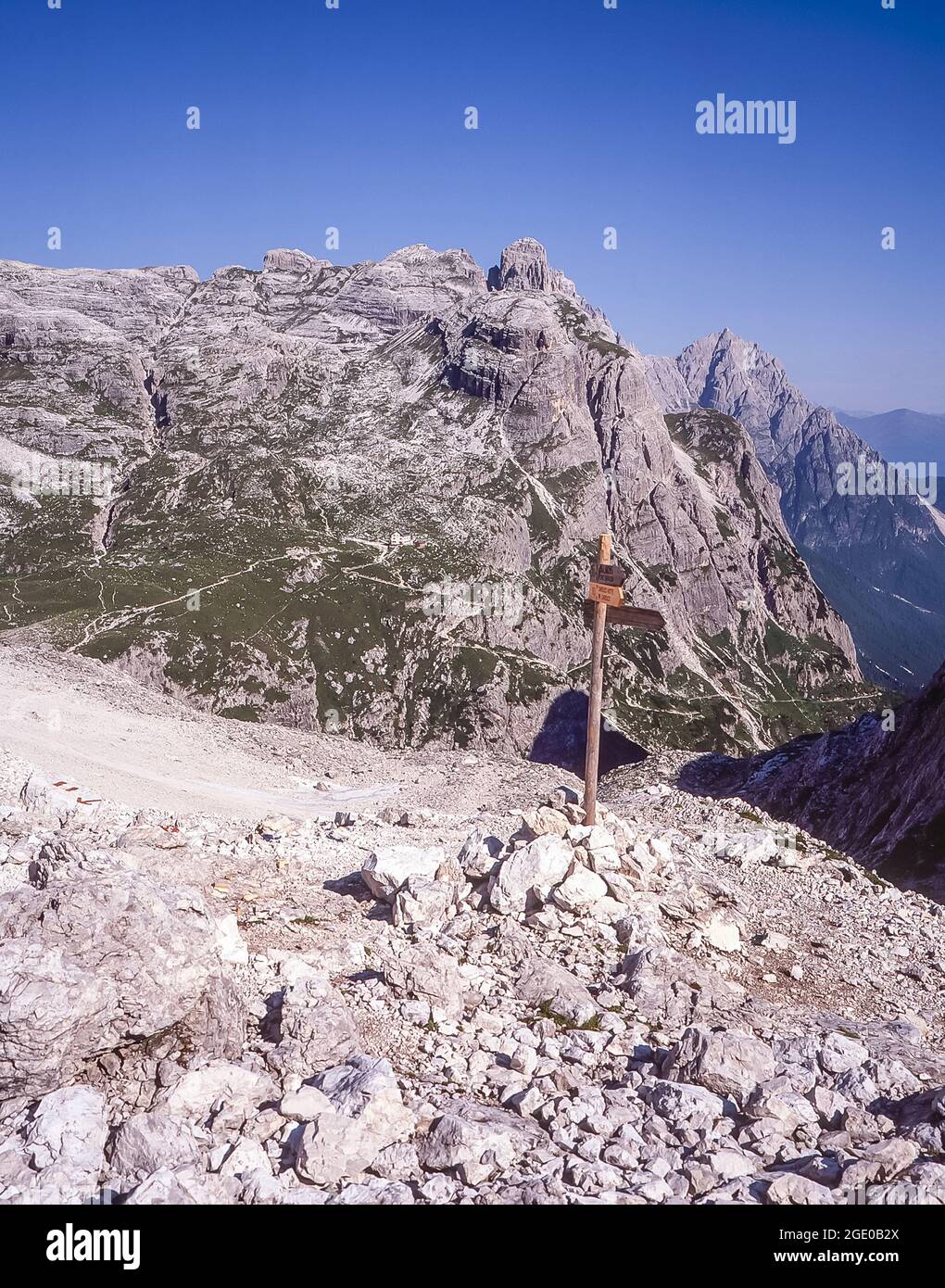 En-route to the the Italian Alpine Club CAI owned Rifugio Carducci with the Comici-Zsigmondy mountain refuge in the far distance above the Fischleintal valley of the Sexton-Sesto Dolomites region of the Italian Dolomites, the Alto Adige of the Sud Tyrol Stock Photo