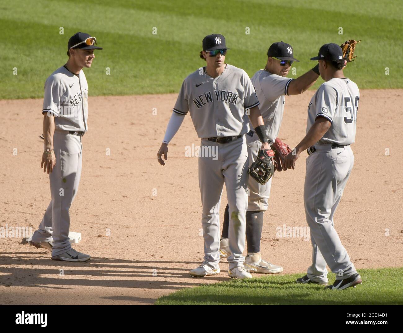 White Sox shortstop Ozzie Guillen -- Please credit photographer Kirk Schlea  Stock Photo - Alamy