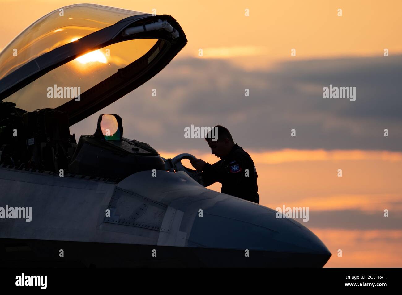 U S Air Force Staff Sgt Fernando Llama F 22 Demo Team Avionics Specialist Performs Post Flight Checks After A Demonstration At The Battle Creek Airshow July 2 21 Battle Creek Mich Avionics Specialists