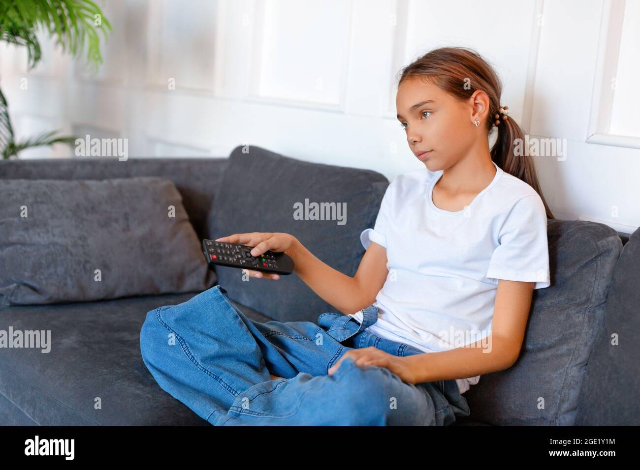 Sad preteen girl hi-res stock photography and images - Alamy