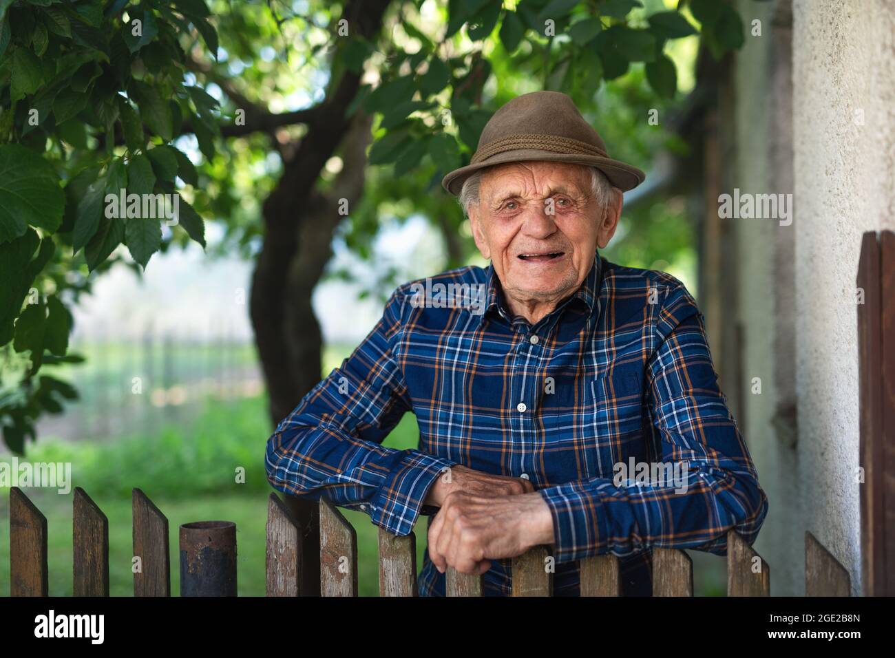 Old man garden fence hi-res stock photography and images - Alamy