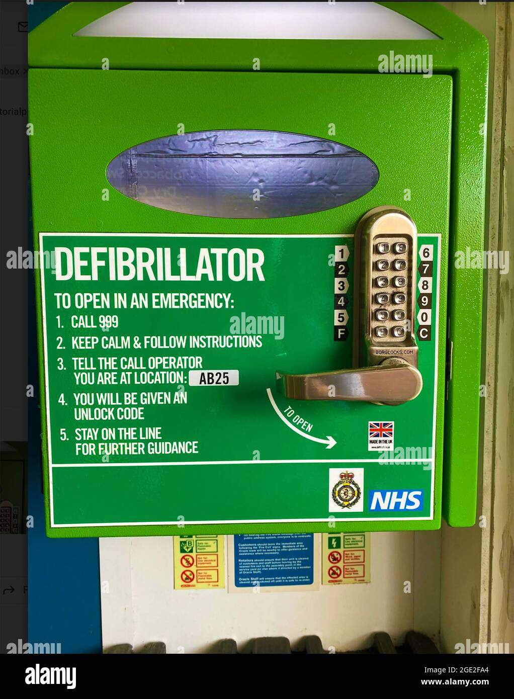 NHS AUTOMATED EXTERNAL DEFIBRILLATOR  (AED) for public use. Photo: Tony Gale Stock Photo