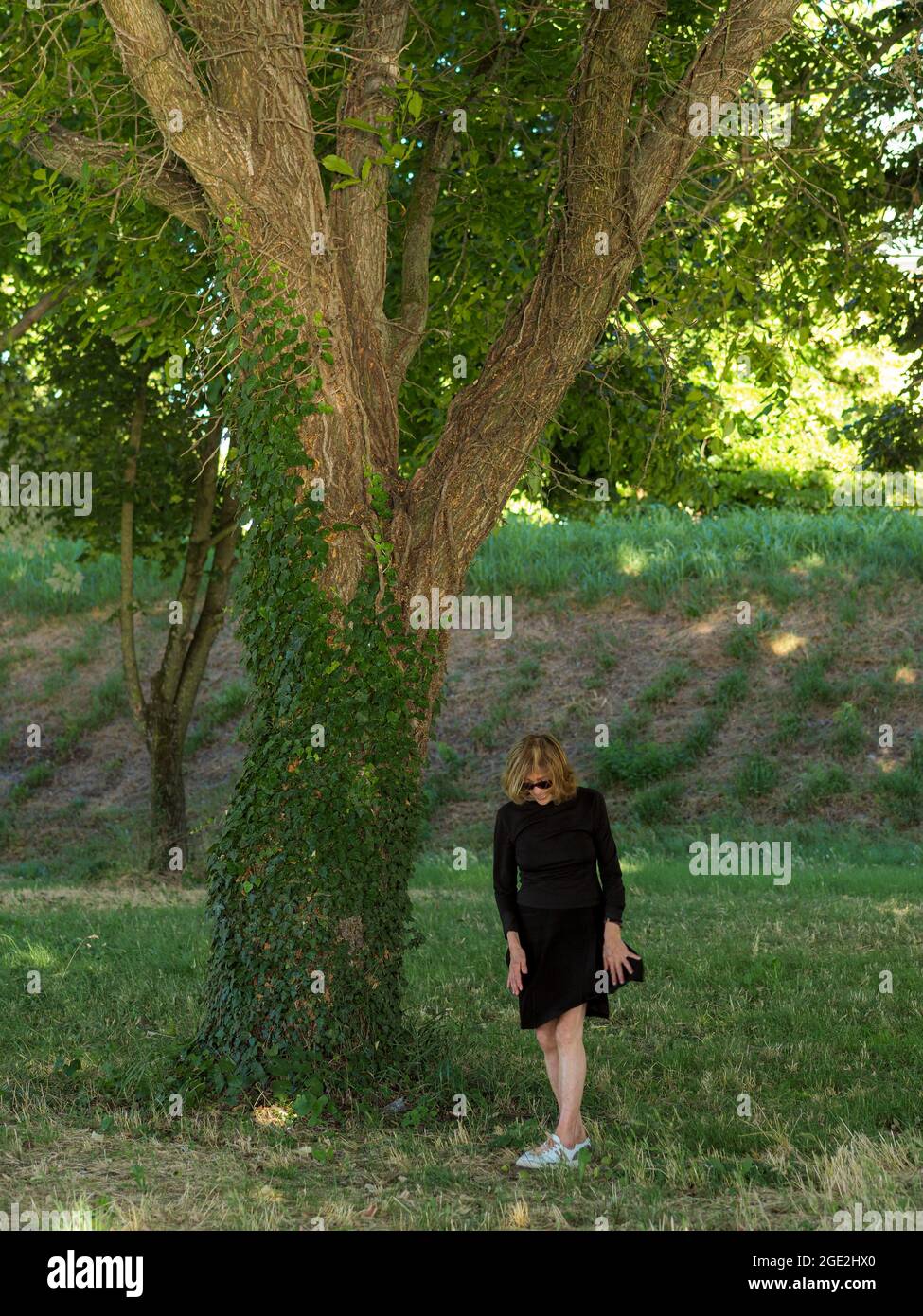 Italian Rurual Woman Beautiful middle aged women italy hi-res stock photography and images ...