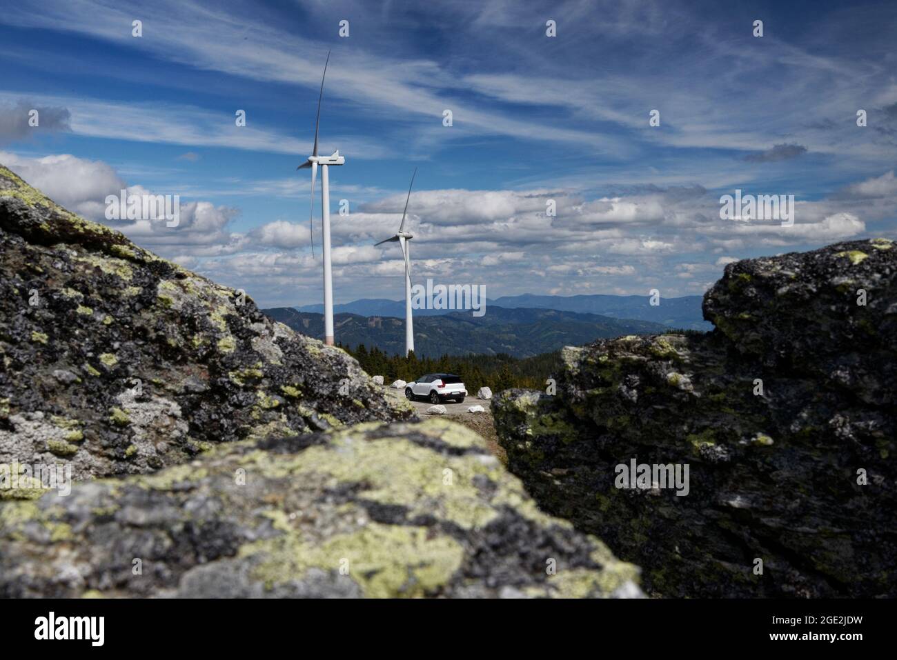 Volvo XC40 Recharge, Tauern Windpark, Österreich Stock Photo