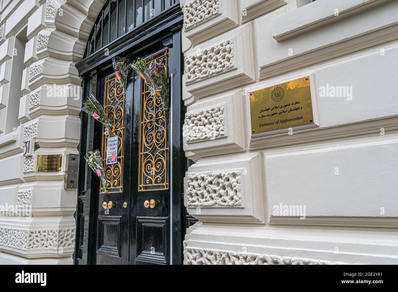 KNIGHTSBRIDGE LONDON 16 August 2021.Messages and flowers attached at the door of the Afghanistan foreign mission in Londonwhich is expected to close within days  as it's  diplomats face an uncertain future after the Taliban seizer power   Credit amer ghazzal/Alamy Live News Stock Photo