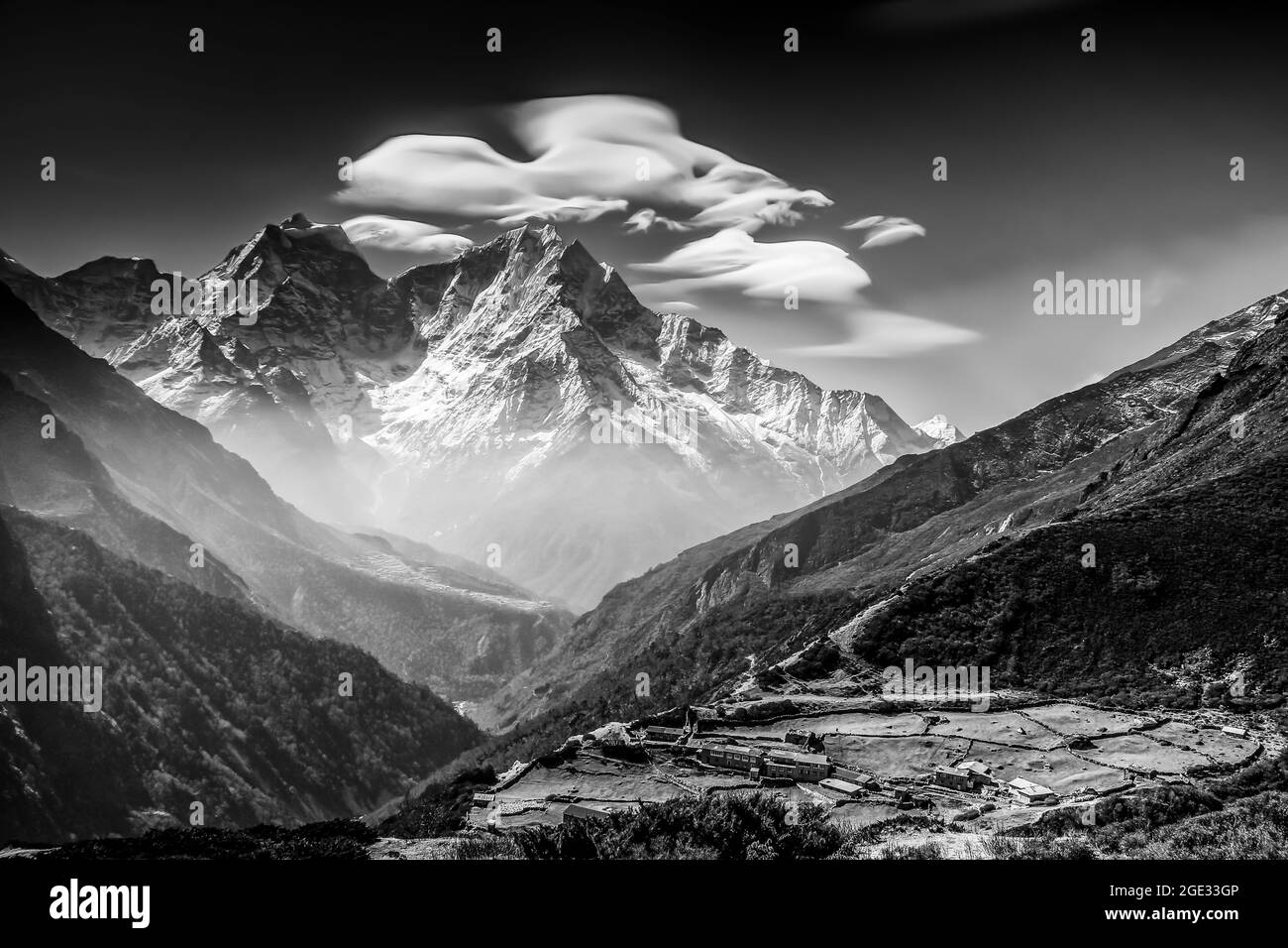 Himalayan national park trek Black and White Stock Photos & Images - Alamy