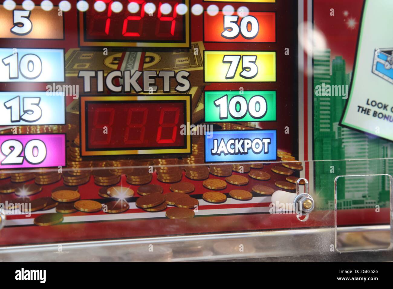 2 arcades hi-res stock photography and images - Alamy