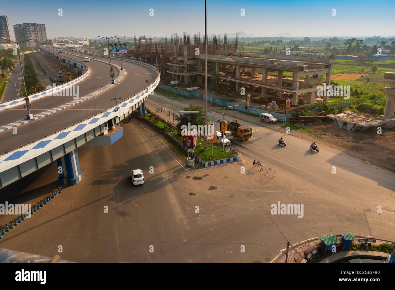 Kolkata, West Bengal, India - January 1st 2016 : View of traffic below from Parama Island flyover, popularly known as Ma or Maa flyover - a long flyov Stock Photo