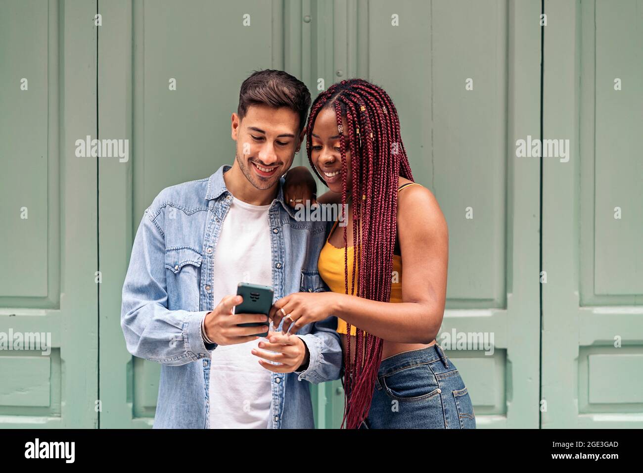 Multicultural young friends hi-res stock photography and images - Alamy