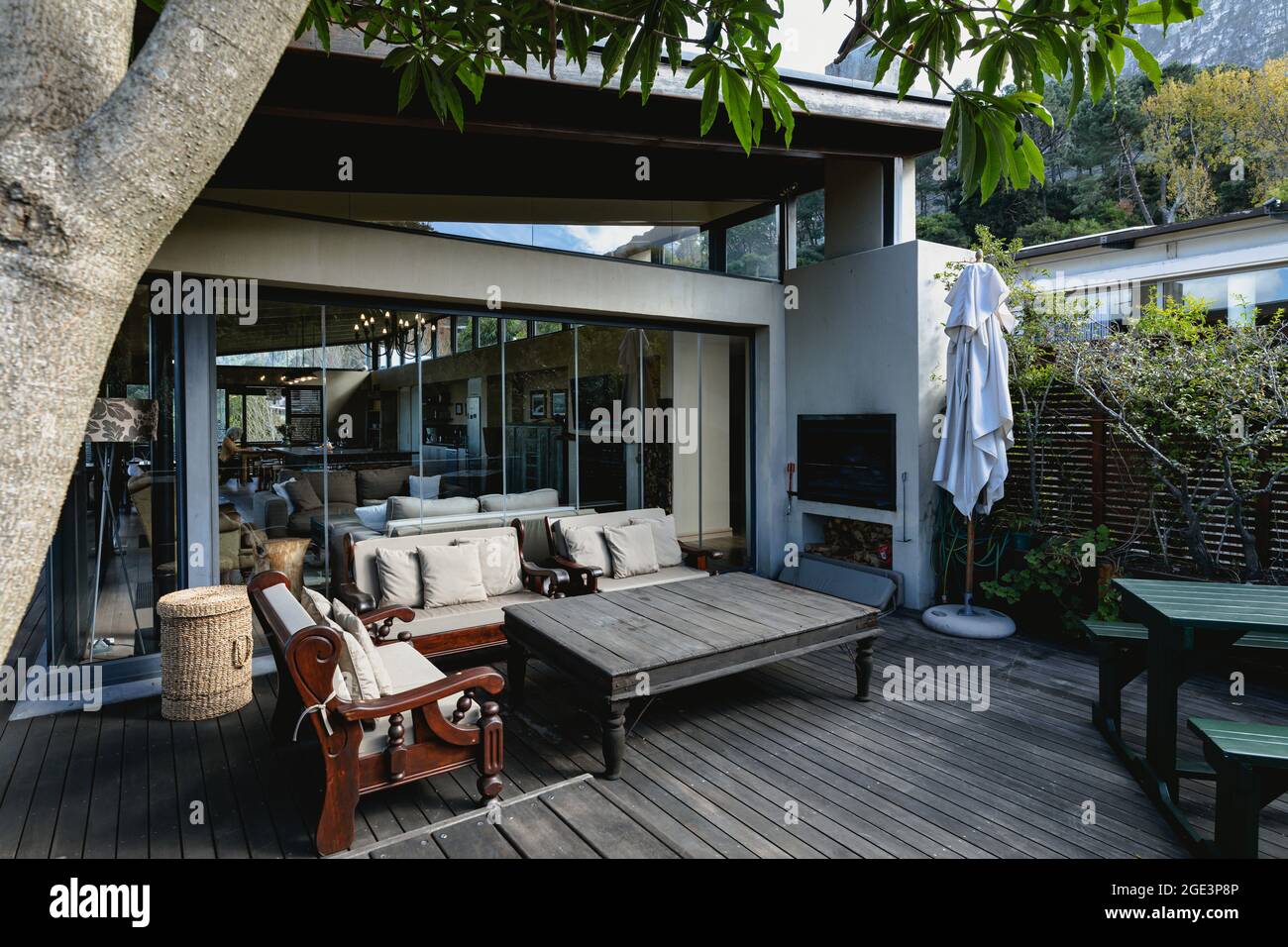 Picture of Luxury garden view hi-res stock photography and images - Alamy
