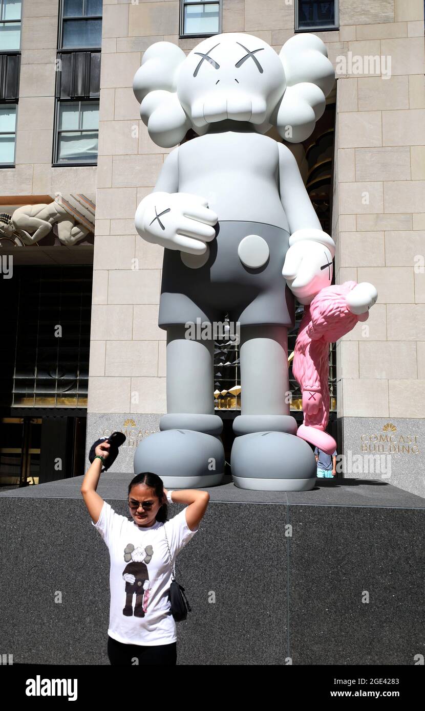 Kaws companion hi-res stock photography and images - Page 2