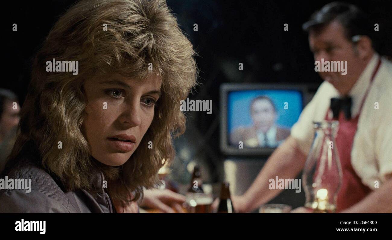 los-angeles-ca-usa-linda-hamilton-as-sarah-connor-in-a-scene-from-the