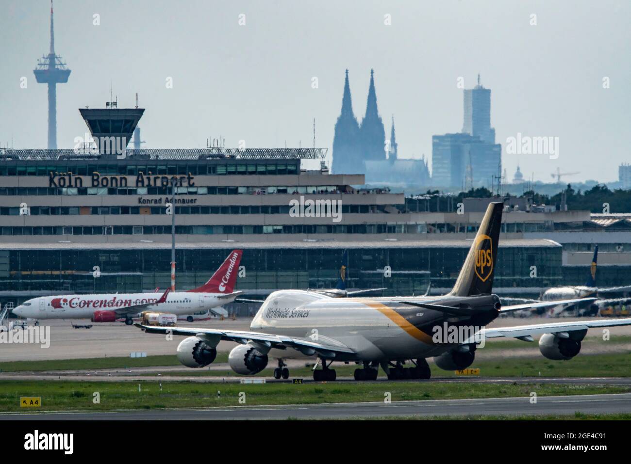 Flughafen KölnBonn, CGN, Boeing 747, Jumbojet, Cargo Flugzeug, UPS Airlines, des Logistik
