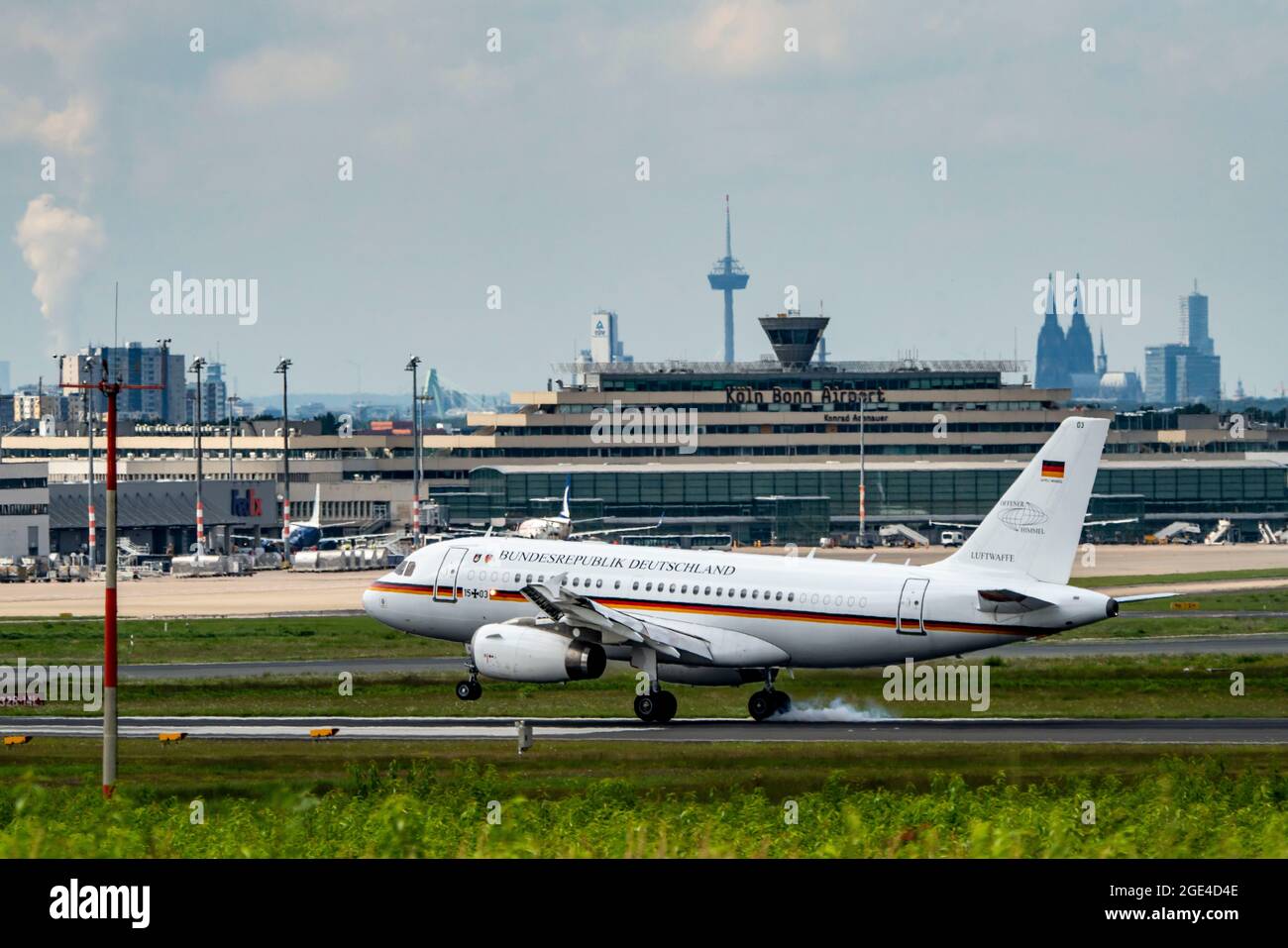 Cologne-Bonn Airport, CGN, A319-133 of the German Air Force, 15+03, Air Readiness of the Federal Ministry of Defence , on landing, skyline, Cologne Ca Stock Photo