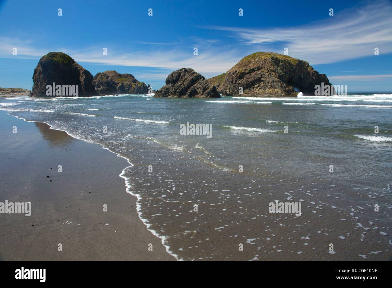 Off Shore Rocks Offshore rocks at Myers Beach, Cape Sebastian State Park, Oregon Stock ...