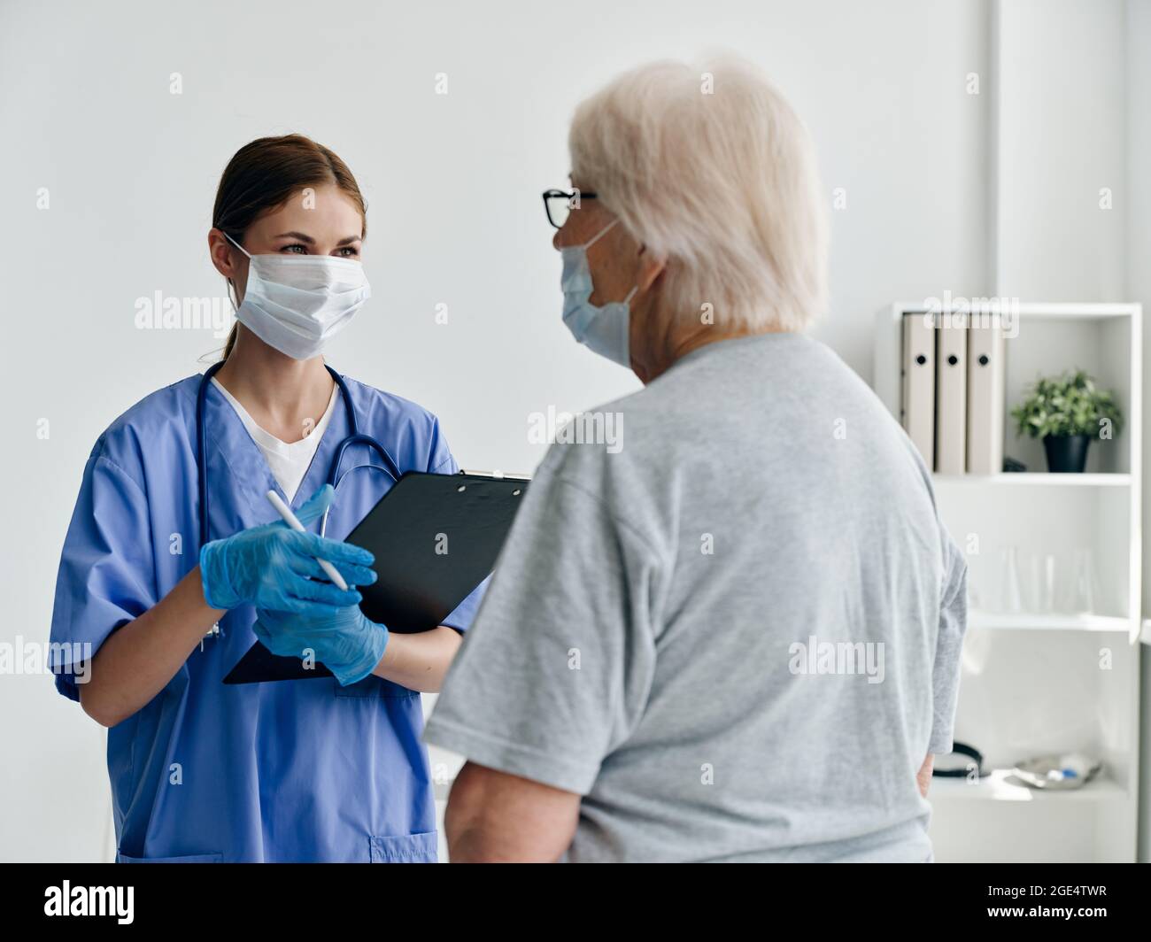 Old woman patient communicates hi-res stock photography and images - Alamy