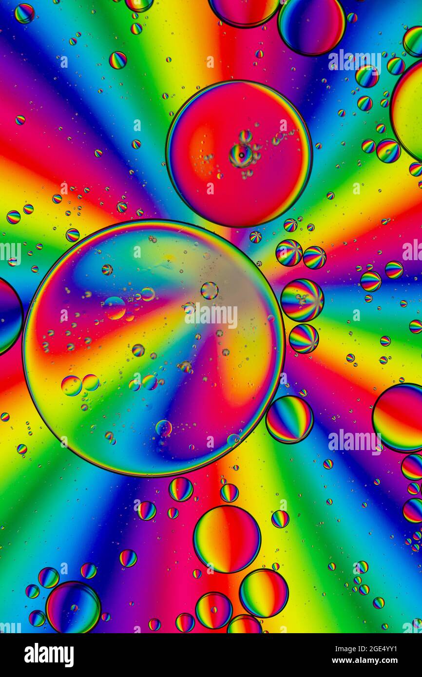Oil rainbow water hi-res stock photography and images - Alamy