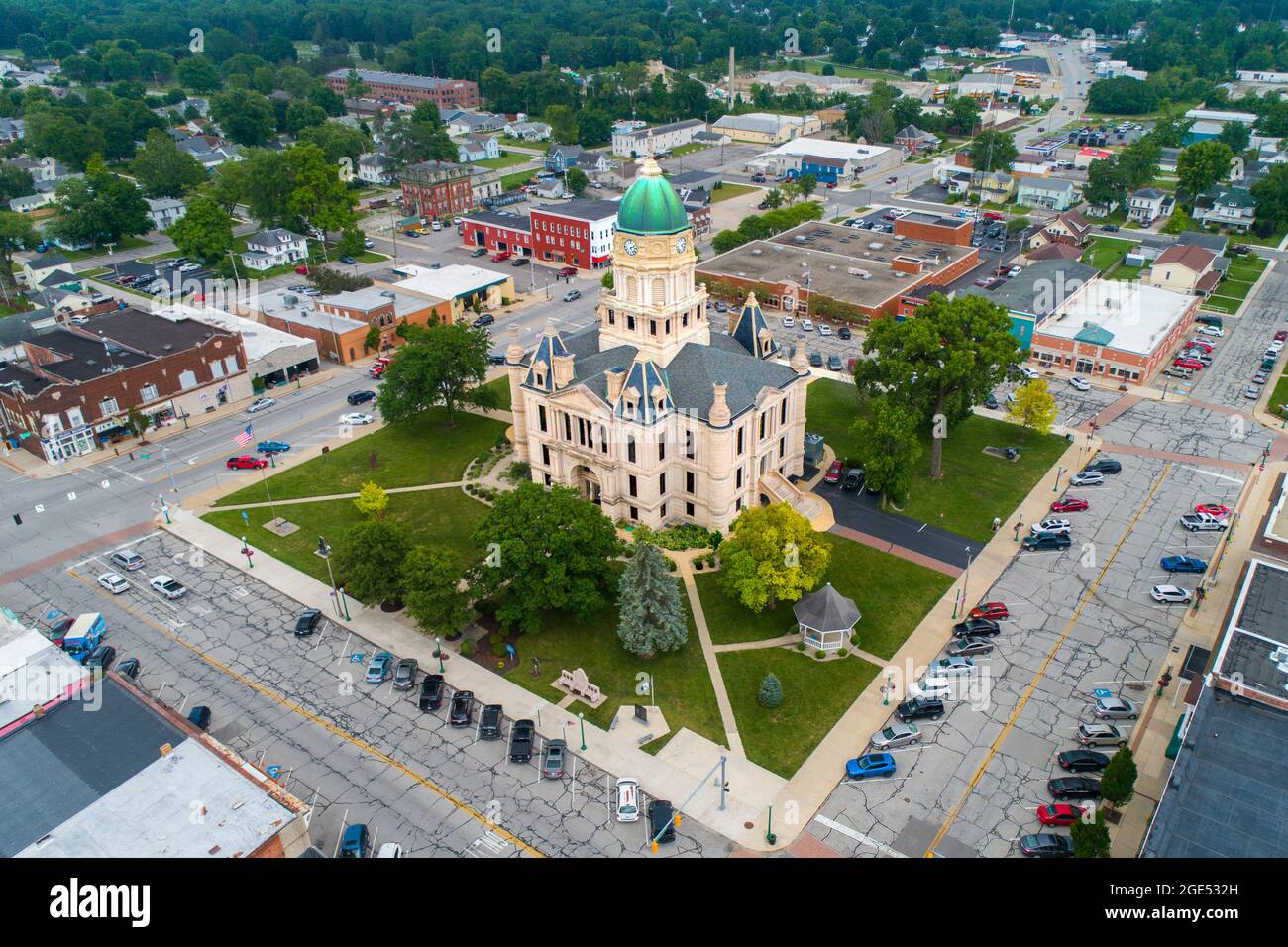 Whitley County Courthouse in Columbia City Indiana Stock Photo Alamy