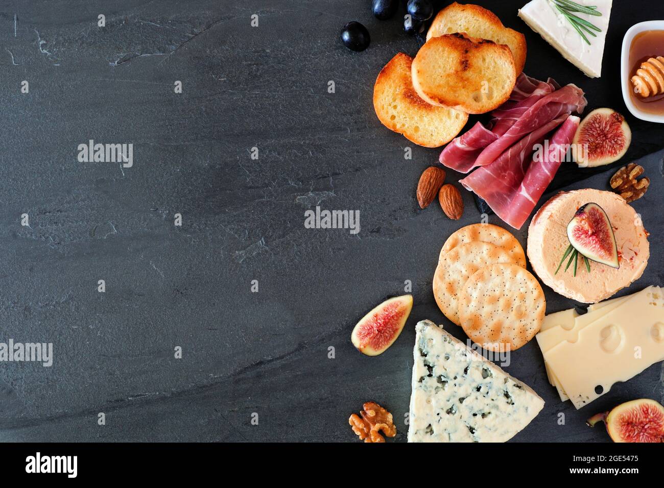 Bread border hi-res stock photography and images - Alamy, image size:1300x956