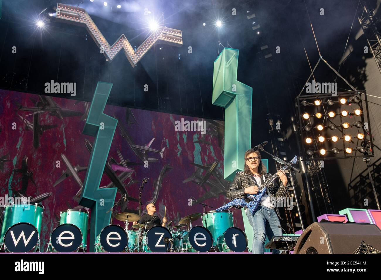 Patrick Wilson and Rivers Cuomo of Weezer during the Hella Mega tour at