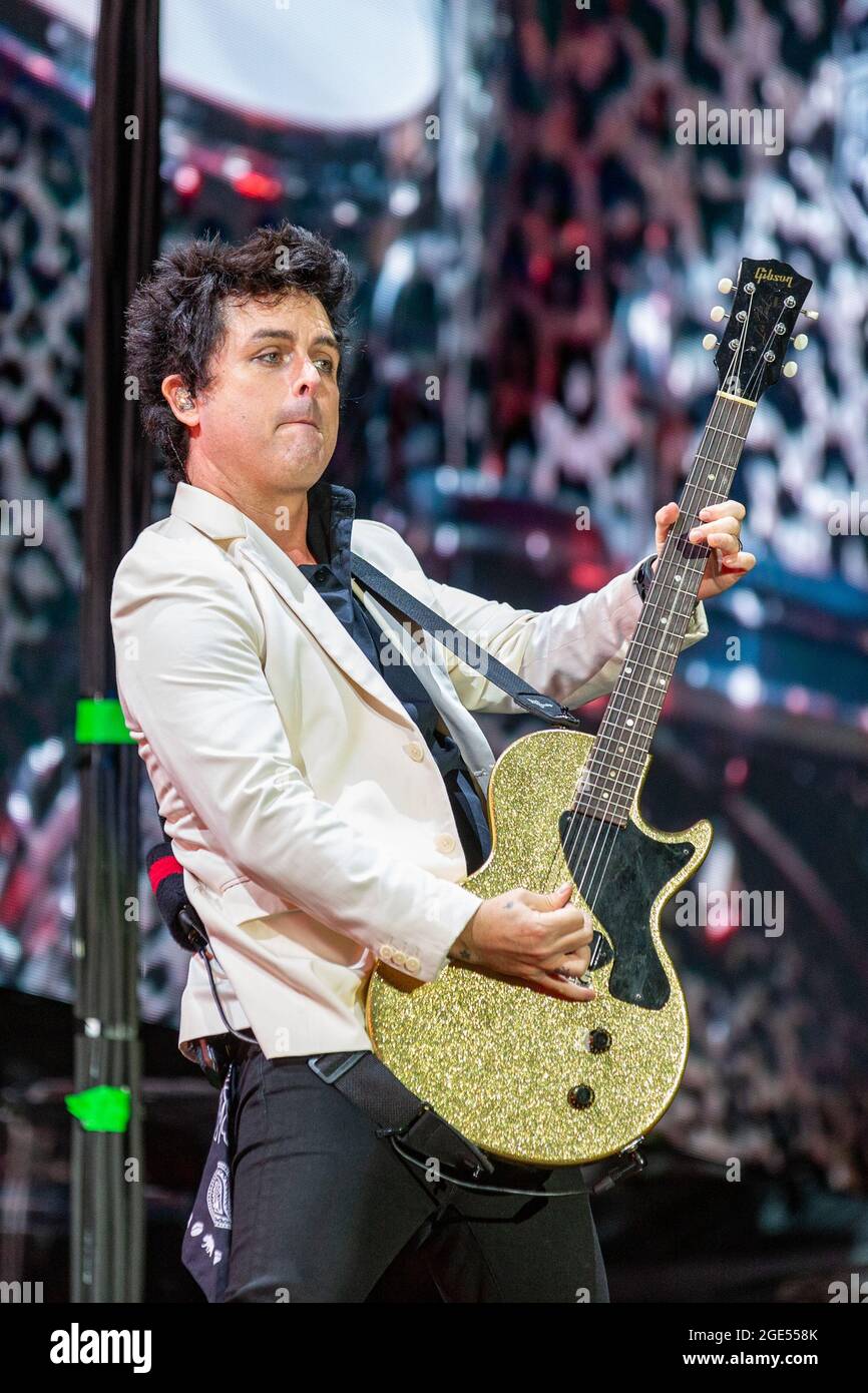 Billie Joe Armstrong of Green Day during the Hella Mega tour at Wrigley Field on August 15, 2021, in Chicago, Illinois (Photo by Daniel DeSlover/Sipa USA) Stock Photo