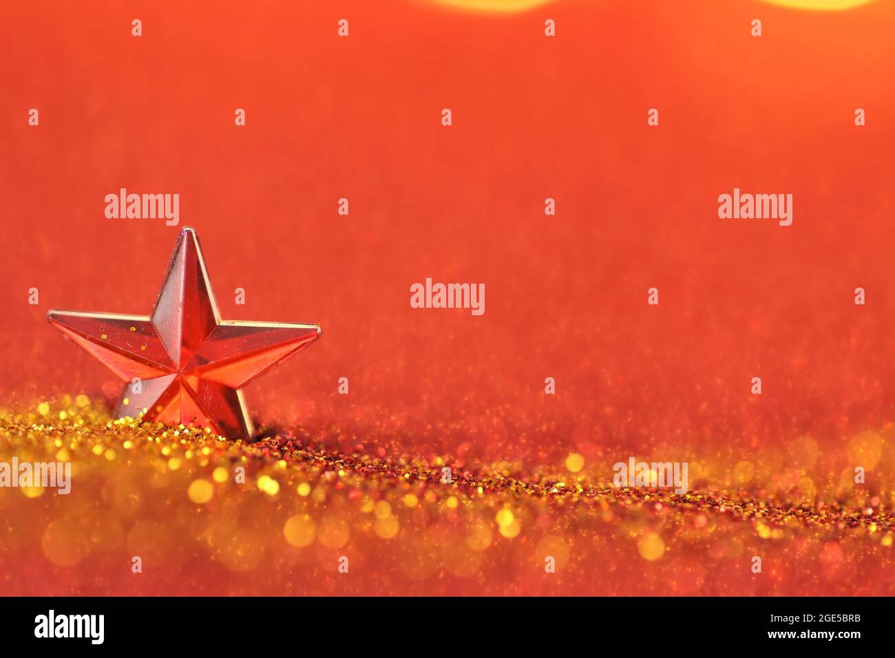 Shiny gold wallpaper hi-res stock photography and images - Alamy