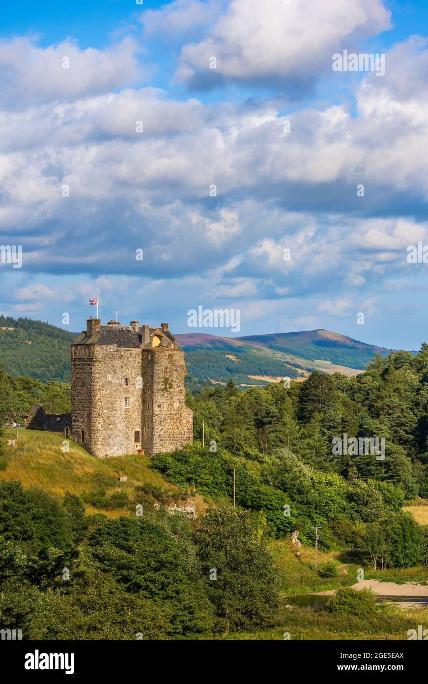 L plan tower castle hi-res stock photography and images - Alamy