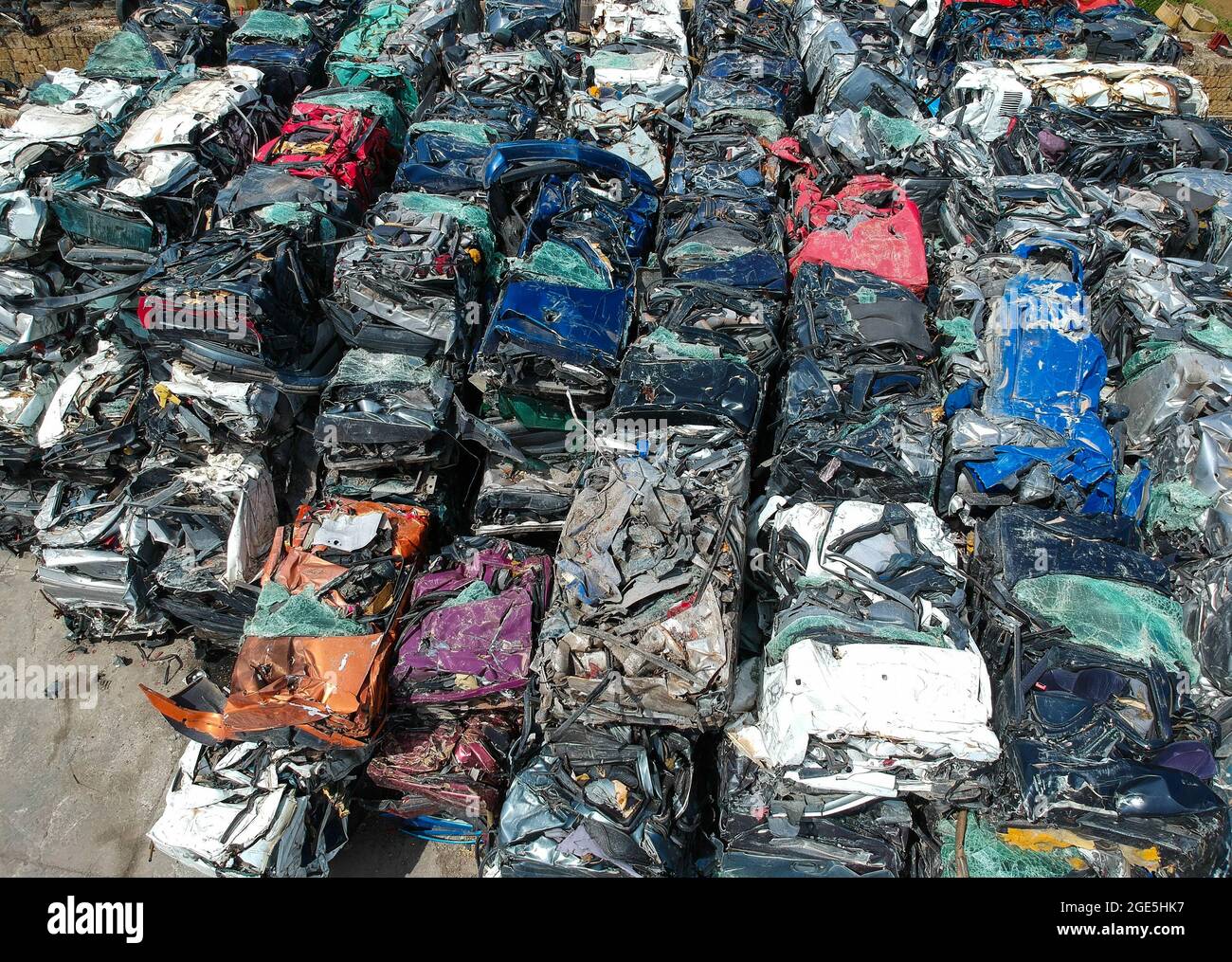 Car recycling hi-res stock photography and images - Alamy