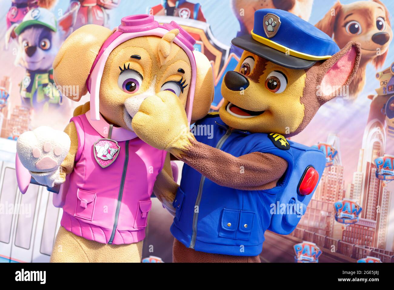 Berlin, Germany. 15th Aug, 2021. The main characters fool around on the  blue carpet at the fan screening of "PAW Patrol: Der Kinofilm" at the  cinema in the Kulturbrauerei. Credit: Gerald Matzka/dpa/Alamy