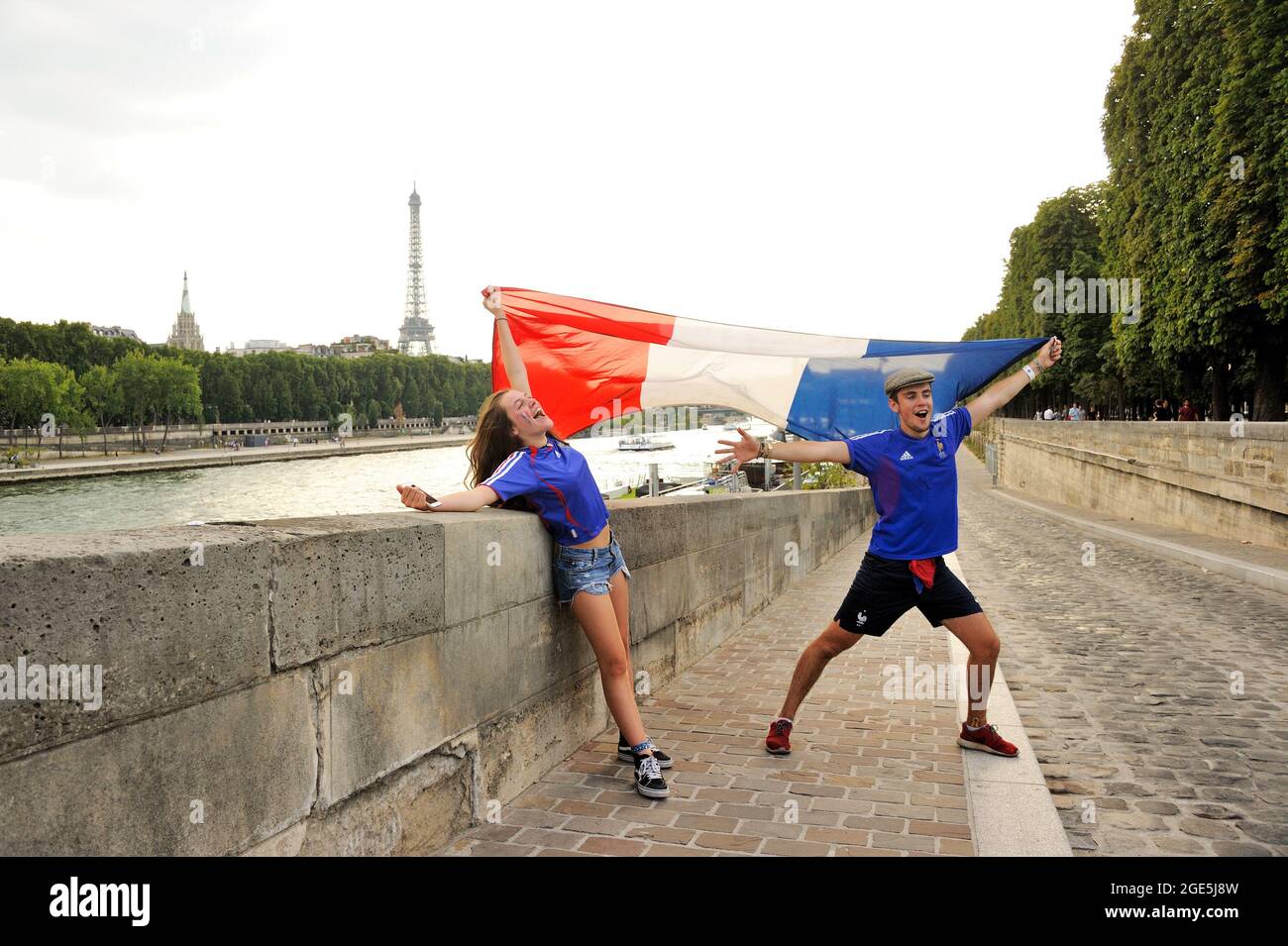 France paris 75 french fans in the final of the 2018 football world