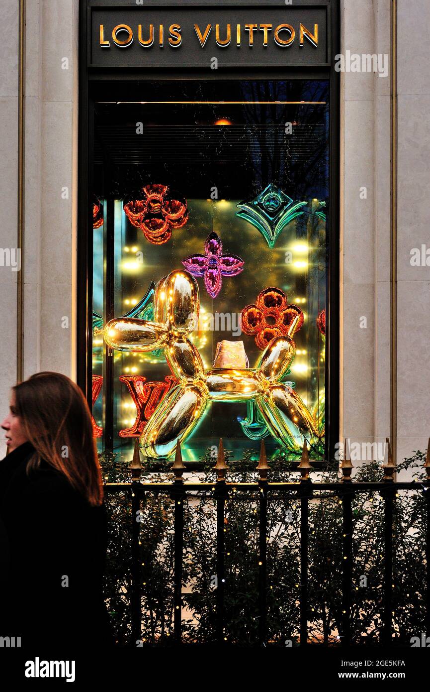 Louis Vuitton store entrance and display windows on Avenue Montaigne, Paris  - street of elegant, luxury, designer fashion shops Stock Photo - Alamy