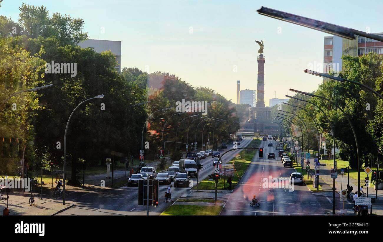 Berlin, Germany. 12th Aug, 2021. View from the moving IC 2949 over Altonaer Straße to the Victory Column in the morning light. Credit: Stefan Jaitner/dpa/Alamy Live News Stock Photo
