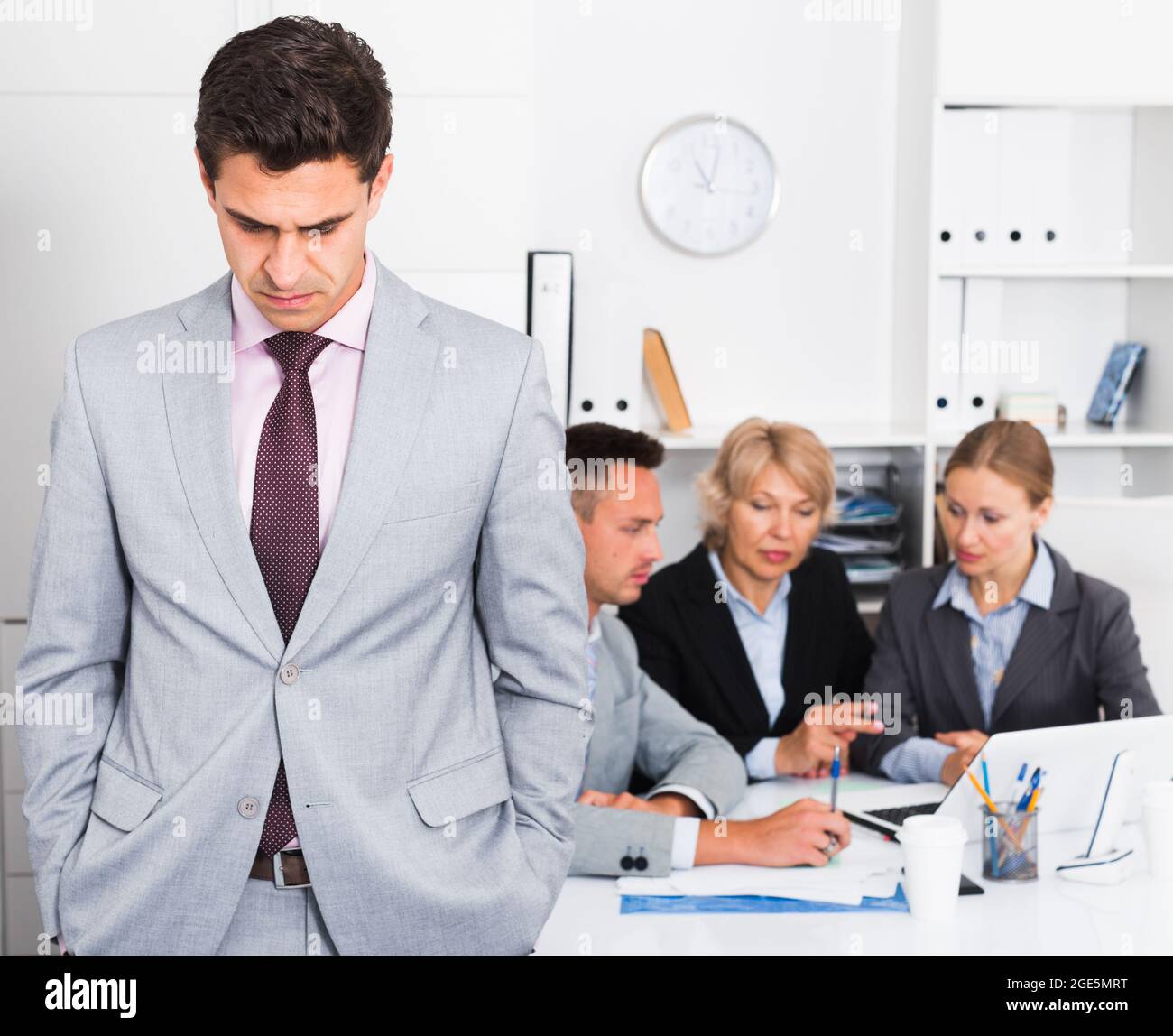 Women unhappy office hi-res stock photography and images - Alamy