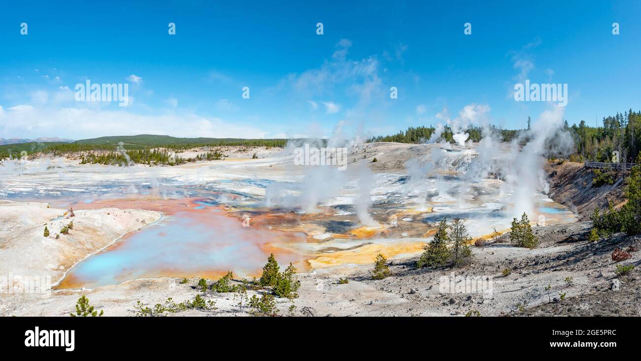 Porcelain basin hot springs hi-res stock photography and images - Alamy