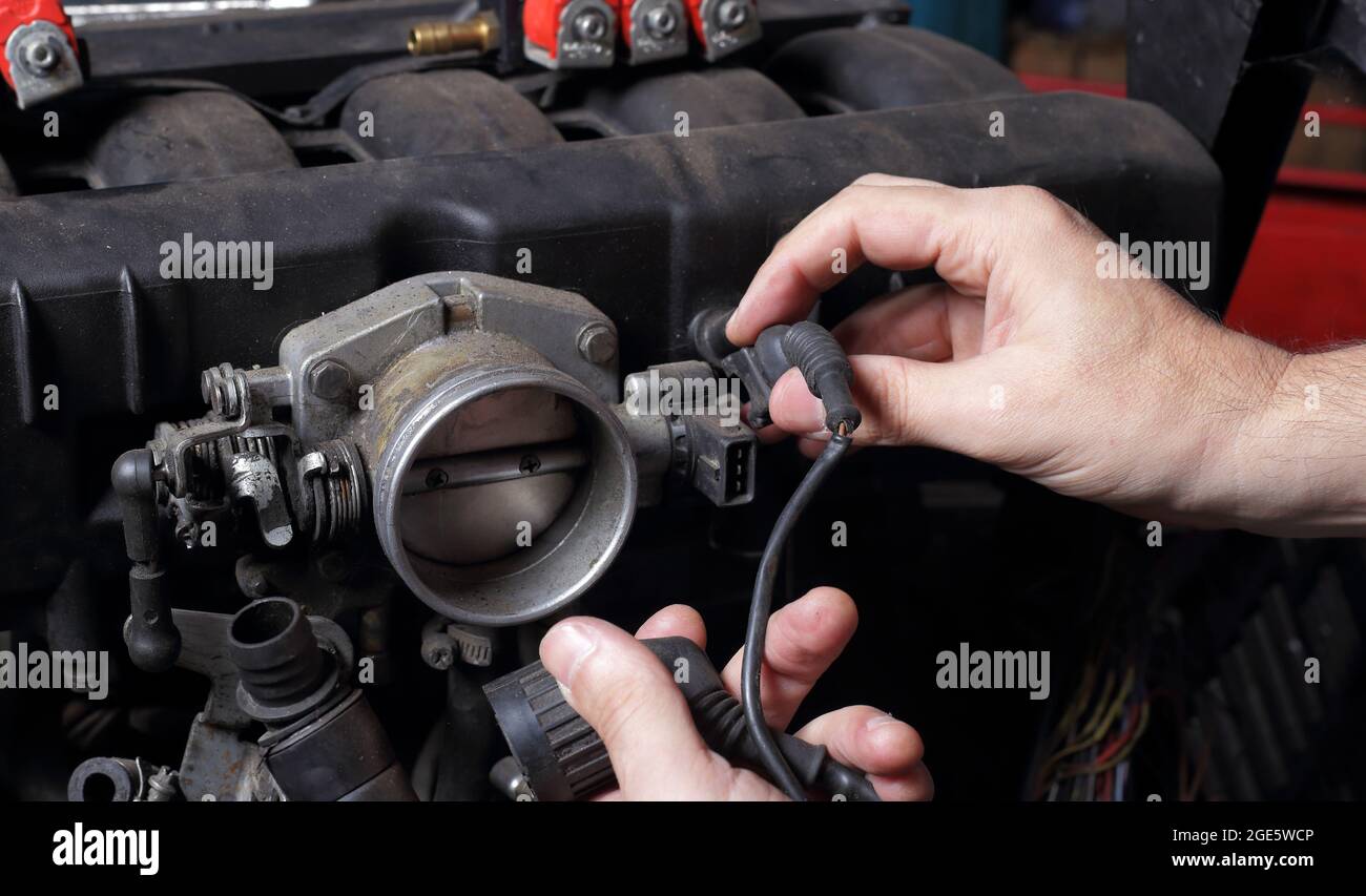 Wiring terminal hires stock photography and images Alamy