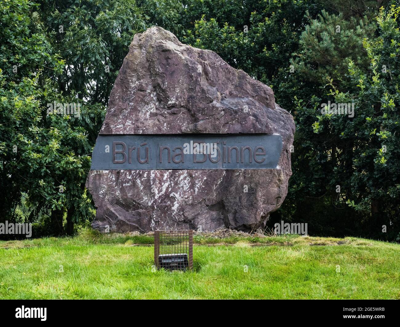 Notice board, historic site with Neolithic passage tomb, burial site, Knowth, Unesco World Heritage Site, Bru na Boinne, Donore, County Meath, Ireland Stock Photo