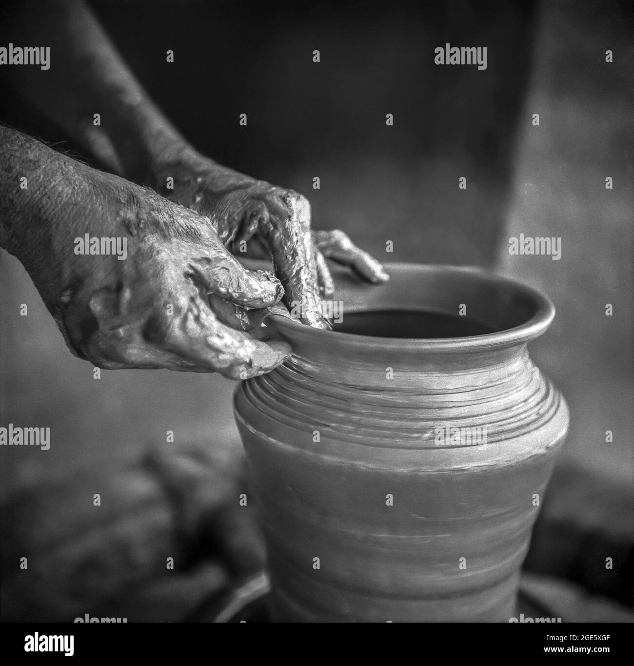 Making earthen pot hires stock photography and images Alamy