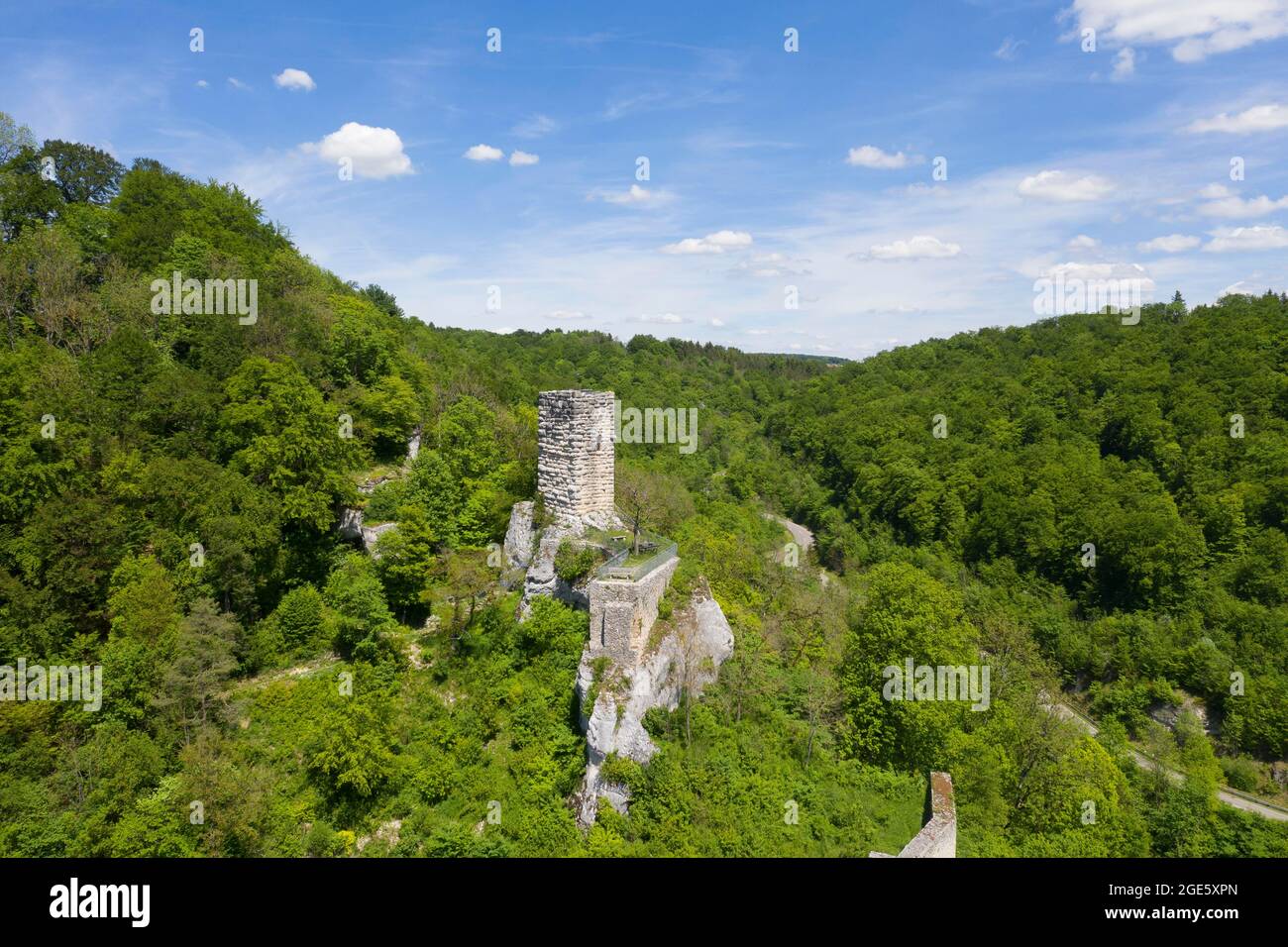 Hohenhundersingen castle ruins, valley of the Lauter or Grosses Lautertal, left tributary of the Danube, Swabian Alb, Baden-Wuerttemberg Stock Photo
