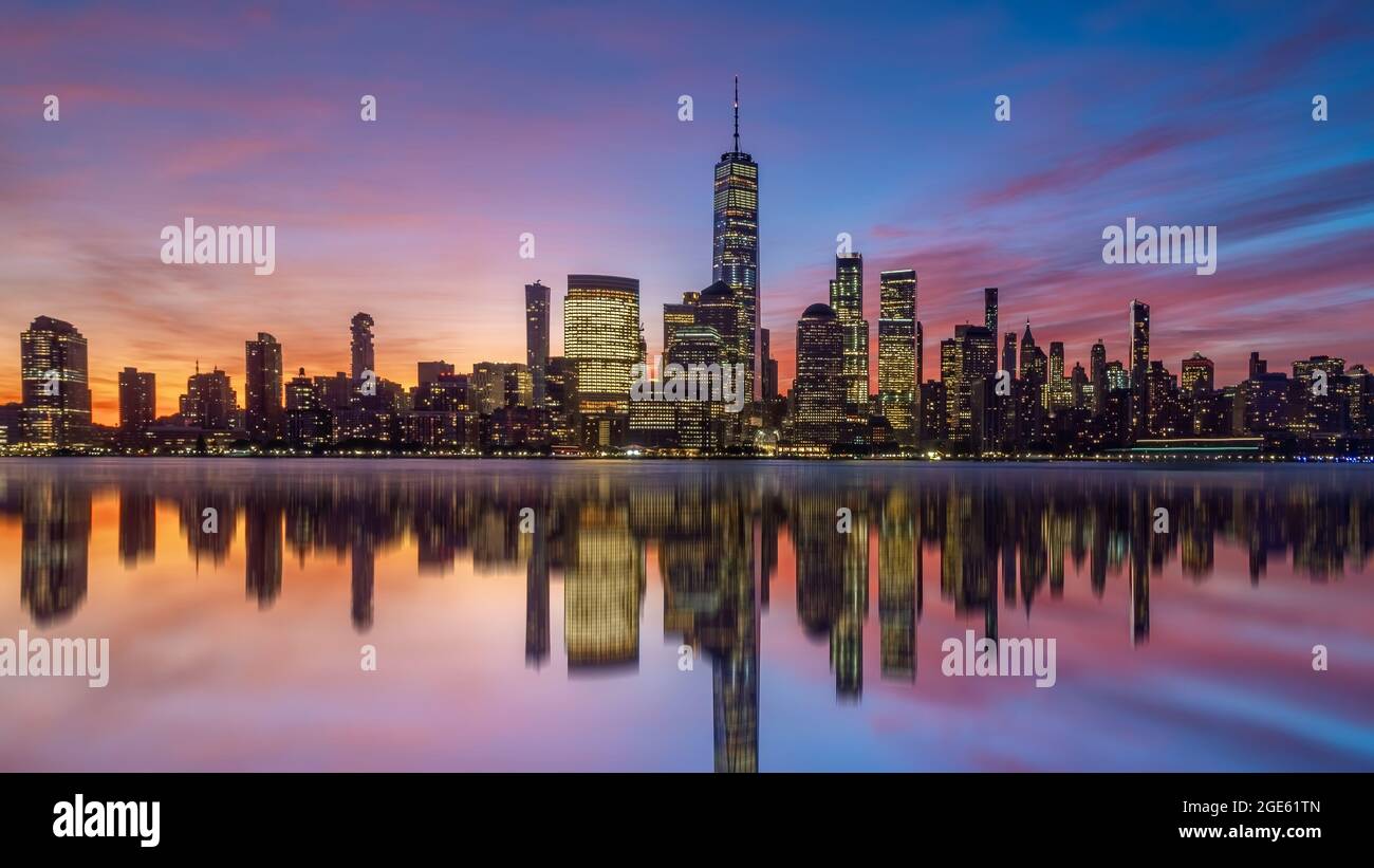 New york city beautiful sunset hi-res stock photography and images - Alamy