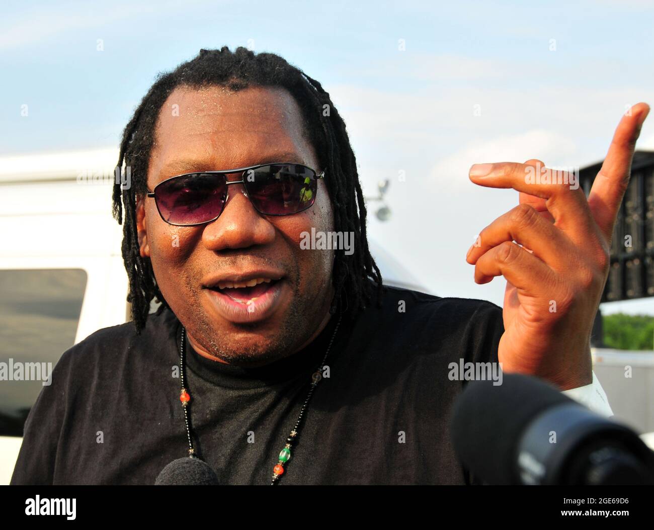 Bronx, NY, USA. 16th Aug, 2021. KRS-One performs at the 'It's Time for Hip Hop in NYC' concert at Orchard Beach on August 16, 2021 in the Bronx, New York. Credit: Koi Sojer/Snap'n U Photos/Media Punch/Alamy Live News Stock Photo