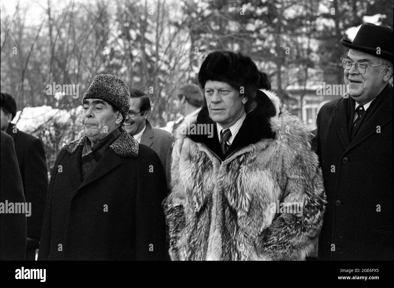 OKEANSKY, VLADIVOSTOK, RUSSIA - 24 November 1974 - US President Gerald Ford and General Secretary Leonid Brezhnev as the two world leaders depart Okea Stock Photo