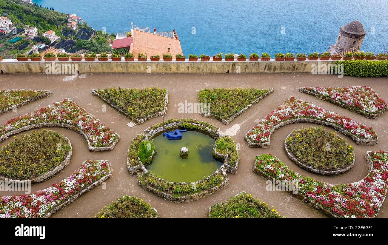 The beautiful terrace above the sea from Villa Rufolo, Ravello, Amalfi Coast, Campania, Italy Stock Photo