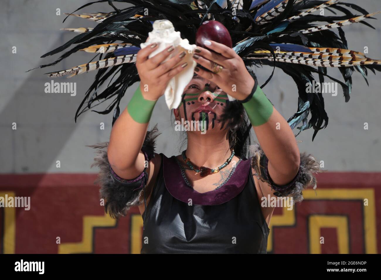 Non Exclusive: TEOTOHUACAN, MEXICO - AUGUST 16: A woman in pre-Hispanic ...