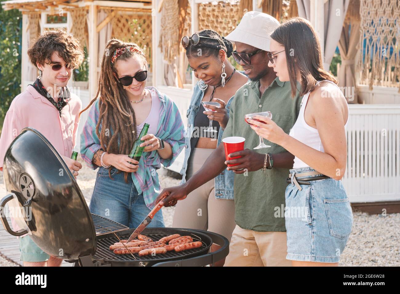 Black people eating meat hires stock photography and images Alamy